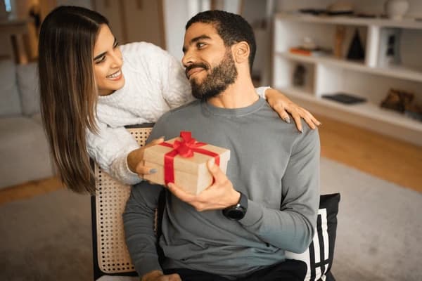 How to Create a Love Story Website That Tells Your Relationship Story Beautifully